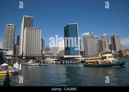 Fähre verlassen circular Quay, Sydney Australia Stockfoto