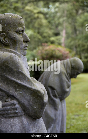 German World War One Krieg Friedhof der Vladslo in der Nähe von Ploegsteert in Belgien und seine Statuen einer trauernden Mutter und Vater Stockfoto