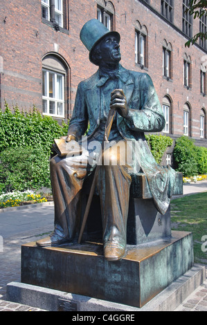 Hans Christian Andersen Statue, Rathausplatz, Kopenhagen (Kobenhavn), Königreich Dänemark Stockfoto