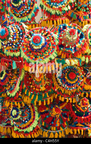 Marokkanische Caps für Verkauf, Souks in der Medina, Marrakesch (Marrakech), Marokko, Nordafrika, Afrika Stockfoto