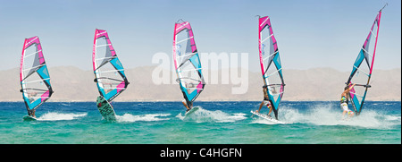 Eine sequentielle 5 Bild-Ansicht zeigt die Bewegung von einem Windsurfer Kunststücke am Roten Meer im Resort von Eilat in Israel Stockfoto