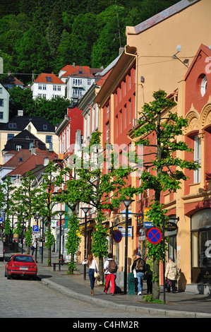 Straßenszene in der Nähe von Hafen, Bergen, Hordaland County, Region Vestlandet, Norwegen Stockfoto