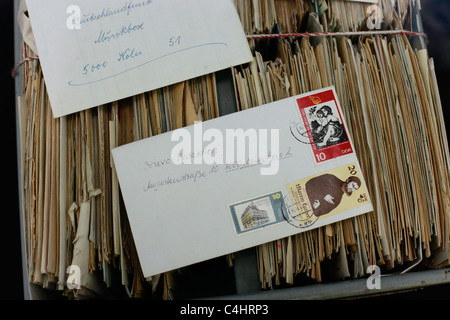 Buchstaben im Museum in der Runden Ecke Museum in der Runden Ecke untergebracht in der ehemaligen Stasi Hauptquartier Leipzig Ostdeutschland Stockfoto