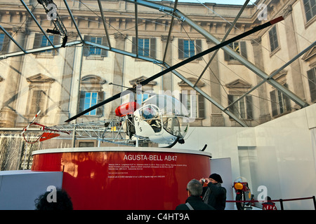 Die Augusta AB47 Elicopter, Museum des 20. Jahrhunderts, Palazzo dell'Aregario Stockfoto