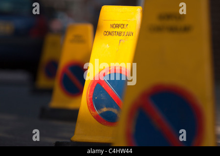 Norfolk Constabulary No Parkplatz Leitkegel Stockfoto