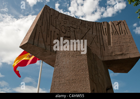 Denkmal für Columbus auf Serrano Straße von Joaquín Vaquero Turcios, Plaza de Colón, Madrid, Spanien Stockfoto