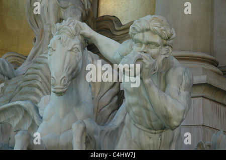 Detail der Fontana di Trevi Replik befindet sich im Forum im Caesars Palace in Las Vegas, Nevada, Stockfoto