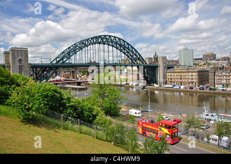 Blick auf die Stadt über den Fluss Tyne, Newcastle Upon Tyne, Tyne and Wear, England, Vereinigtes Königreich Stockfoto