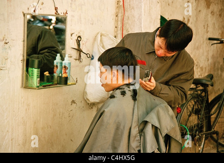 Straße Barber, Ho-Chi-Minh-Stadt, Vietnam Stockfoto
