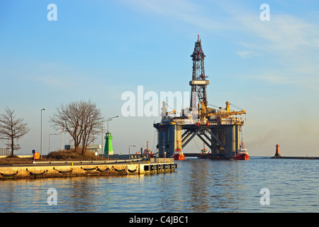 Die Einführung der Bohrinsel Arktis II, eine Werft für Reparaturen. Stockfoto