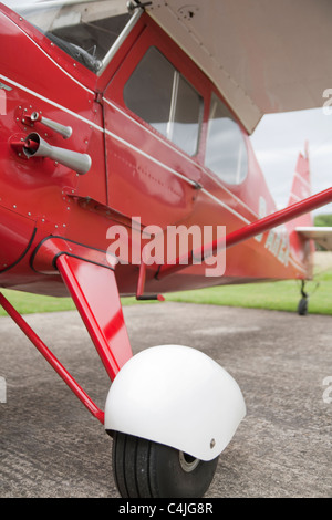 Aeronca Sedan Red Light Aircraft Plane Rad und Rumpf Stockfoto