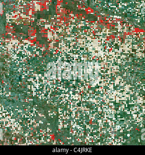 Center Pivot-Bewässerung-Systeme erstellt diese kreisförmigen Mustern in Ernte-Land in der Nähe von Garden City, Kansas.as aus dem Weltraum. Stockfoto