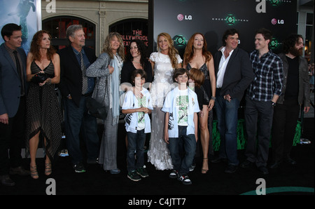 ELAINE LEBHAFTE ROBYN LEBHAFT BLAKE LEBHAFTE LORI LEBHAFTE FAMILIE GREEN LANTERN LOS ANGELES WORLD PREMIERE HOLLYWOOD LOS ANGELES Stockfoto