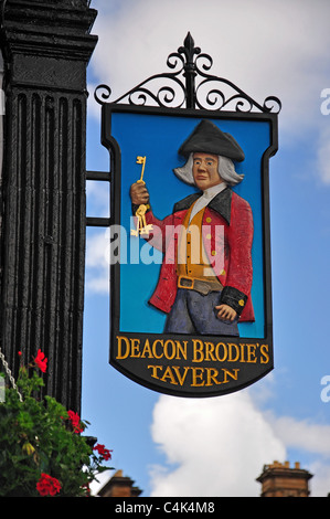 Deacon Brodie Taverne Zeichen, Royal Mile, Altstadt, Edinburgh, Lothian, Schottland, Vereinigtes Königreich Stockfoto