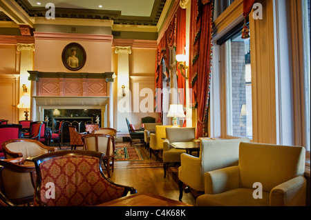 Fairmont Empress (am häufigsten der Kaiserin genannt) ist eines der ältesten und bekanntesten Hotels in Victoria, British Columbia. Stockfoto