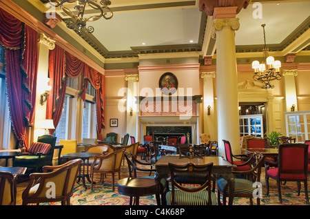 Fairmont Empress (am häufigsten der Kaiserin genannt) ist eines der ältesten und bekanntesten Hotels in Victoria, British Columbia. Stockfoto