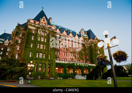 Das Empress Hotel, befindet sich am inneren Hafen, ist eines der ältesten und bekanntesten Hotels in Victoria, British Columbia, Kanada Stockfoto