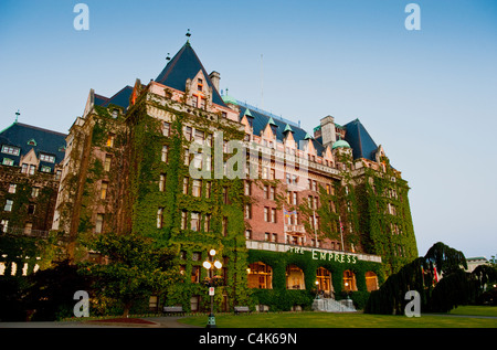 Das Empress Hotel, befindet sich am inneren Hafen, ist eines der ältesten und bekanntesten Hotels in Victoria, British Columbia, Kanada Stockfoto