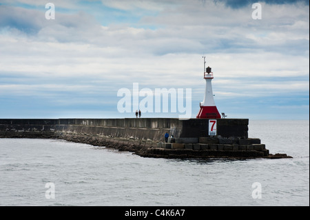 Ogden Point Lighthouse befindet sich am Ogden Point in der James Bay Area der Stadt Victoria, British Columbia, Kanada. Stockfoto