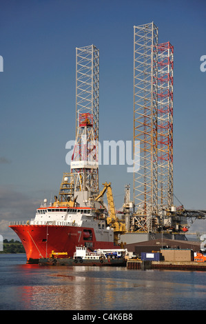 Bohrinsel im Hafen, Invergordon, Highland, Schottland, Vereinigtes Königreich Stockfoto