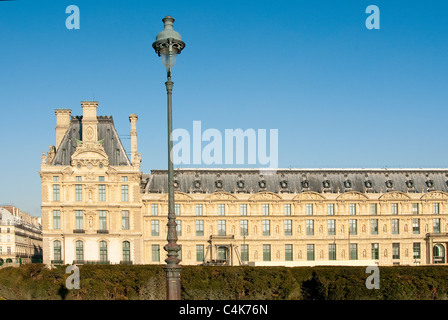 Louvre-außen Stockfoto