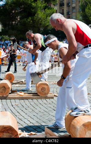 Ländlichen Sport, "Plaza de Los Fueros" (Tribunale Platz), San Fermín Street-Party, Pamplona, Navarra (Navarra), Spanien, Europa. Stockfoto