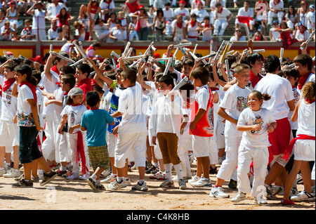 "Festival de recortadoresentgegen (Trimmer Festival), San Fermín Street-Party, Pamplona, Navarra (Navarra), Spanien, Europa. Stockfoto