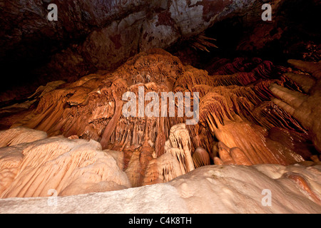Tropfsteine in der Dargilan Höhle (Meyrueis - Lozere - Frankreich). Spéléothèmes Dans la Grotte de Dargilan (Meyrueis - Frankreich). Stockfoto