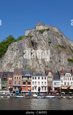 Stiftskirche Notre-Dame und Zitadelle, Dinant auf der Meuse Fluss, Namur, Wallonien, Belgien Stockfoto