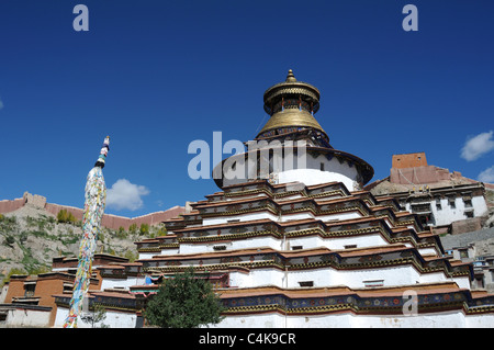 Die Kumbum in Gyantse, Tibet. Die Kumbum ist einem mehrstöckigen Aggregat von buddhistische Kapellen. Im Jahre 1497 erbaut, ist sie Teil des Palcho Stockfoto