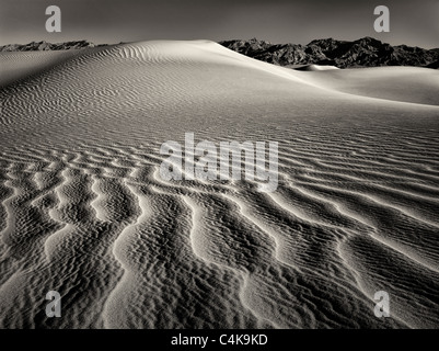 Muster im Sand nach intensiven Sturm. Death Valley Nationalpark, Kalifornien Stockfoto