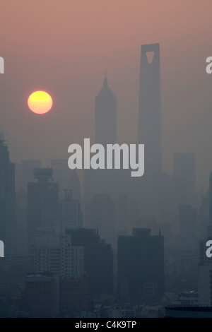 Jin Mao Tower und Shanghai World Financial Center, die beiden höchsten Gebäude des Shanghai bei Sonnenaufgang, Shanghai, China Stockfoto