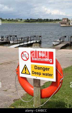 Angler-Boote am Blithfield Stausee Stockfoto