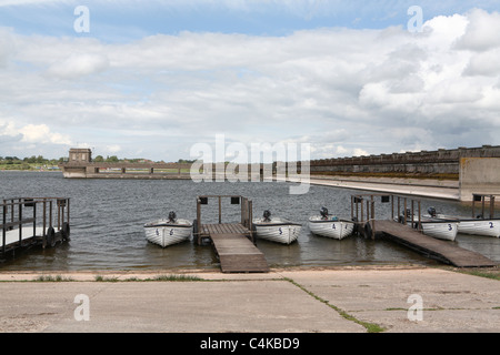 Angler-Boote am Blithfield Stausee Stockfoto