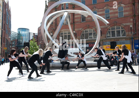 Straße Drama in Cornmarket Square, Belfast Stockfoto