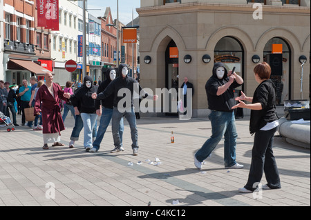 Straße Drama in Cornmarket Square, Belfast Stockfoto