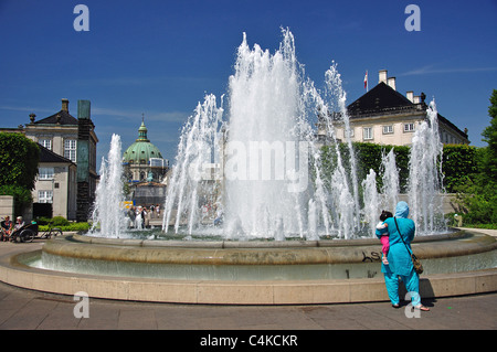 Brunnen in den Amalie-Gärten, Amaliehaven, Kopenhagen (Kobenhavn), Königreich Dänemark Stockfoto