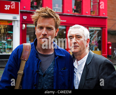 Ewan McGregor mit Onkel Denis Lawson vor Edinburgh Film Festival 2011 Eröffnung des ihre Sci-Fi-Drama Film durchaus Sinn Stockfoto