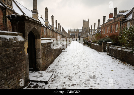 Vikare schließen in Wells, Somerset, nach einem Schneesturm. Stockfoto