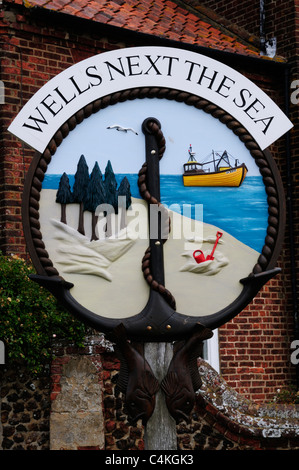 Brunnen als nächstes die Stadt am Meer Zeichen, Norfolk, England, UK Stockfoto