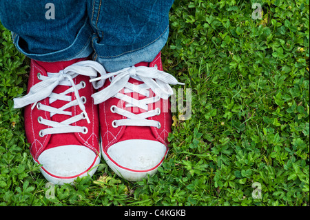 Rote Turnschuhe Stockfoto