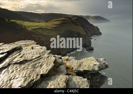 Küsten Blick von Castle Rock in Richtung Countisbury an der Küste von Nord-Devon, UK. Stockfoto