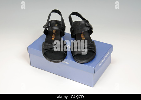 Spanisch Leder Sandalen, Costa Del Sol, Provinz Malaga, Andalusien, Südspanien, Westeuropa. Stockfoto