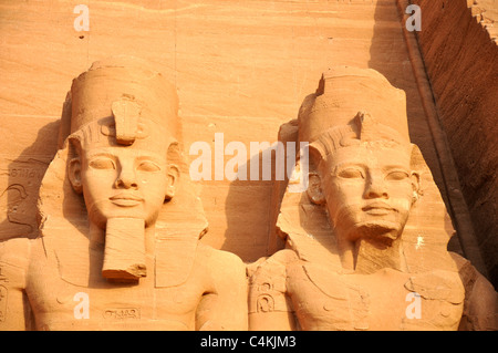 Tempel von Ramses II, Abu Simbel, Ägypten. Eine der größten Sehenswürdigkeiten des alten Ägypten. Stockfoto