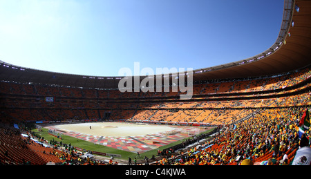 Soccer City Stadion unter blauem Himmel während der Eröffnungsfeier des 2010 FIFA World cup Stockfoto