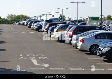 Langzeitaufenthalt-Parkplatz am Flughafen Birmingham, UK Stockfoto