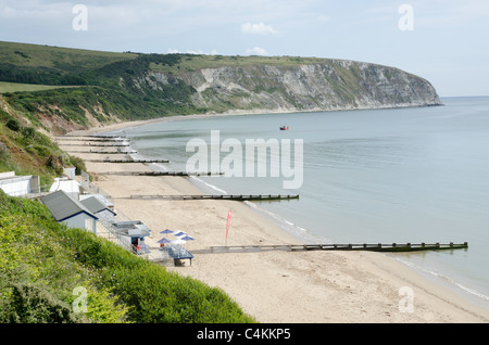 Blick auf die Bucht von Grand Hotel an der sandigen Strand und Buhnen, Swanage, Dorset, England, UK Stockfoto