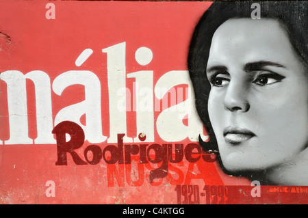 Amalia Rodrigues, Graffiti an der Wand in der Innenstadt von Lissabon, Portugal. Stockfoto