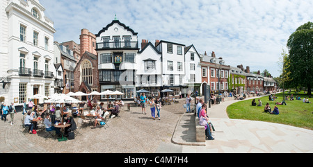 2 Bild Stich Panoramablick von der Kreuzung der Kathedrale Hof (links) und Cathedral Close (rechts) in Exeter. Stockfoto