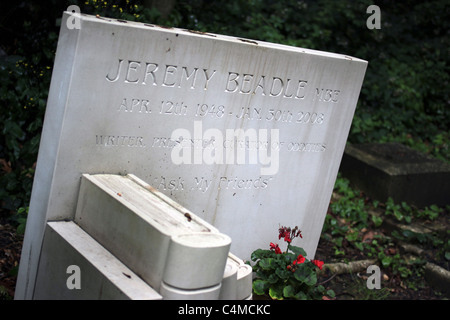 Entertainer Jeremy Beadle Grabstein auf dem Highgate Cemetery in London Stockfoto